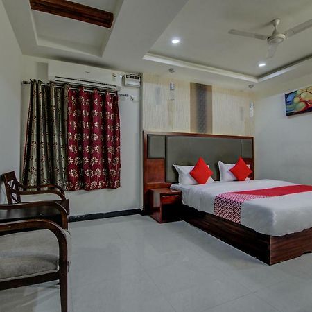 Oyo 14178 Hotel Sea City Visakhapatnam Exterior photo