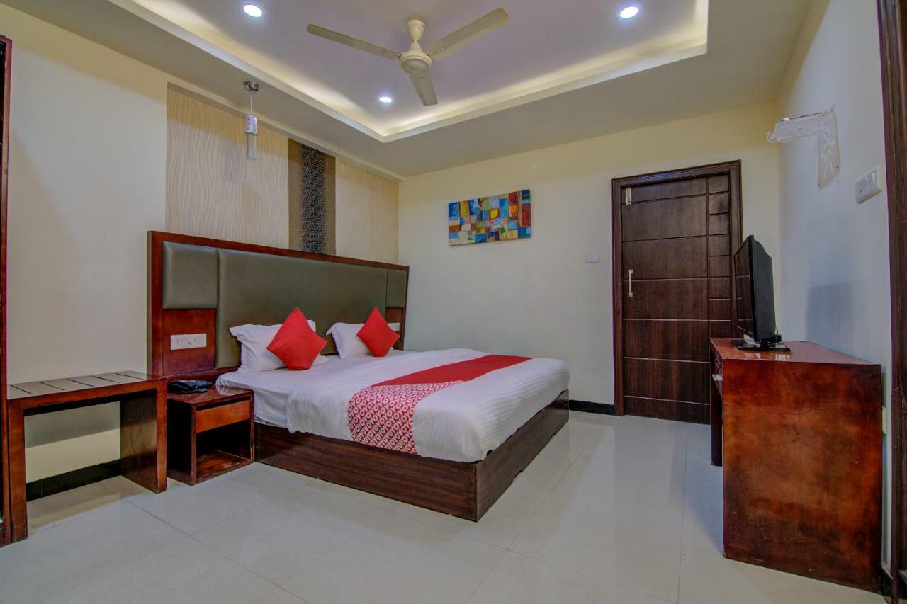 Oyo 14178 Hotel Sea City Visakhapatnam Exterior photo