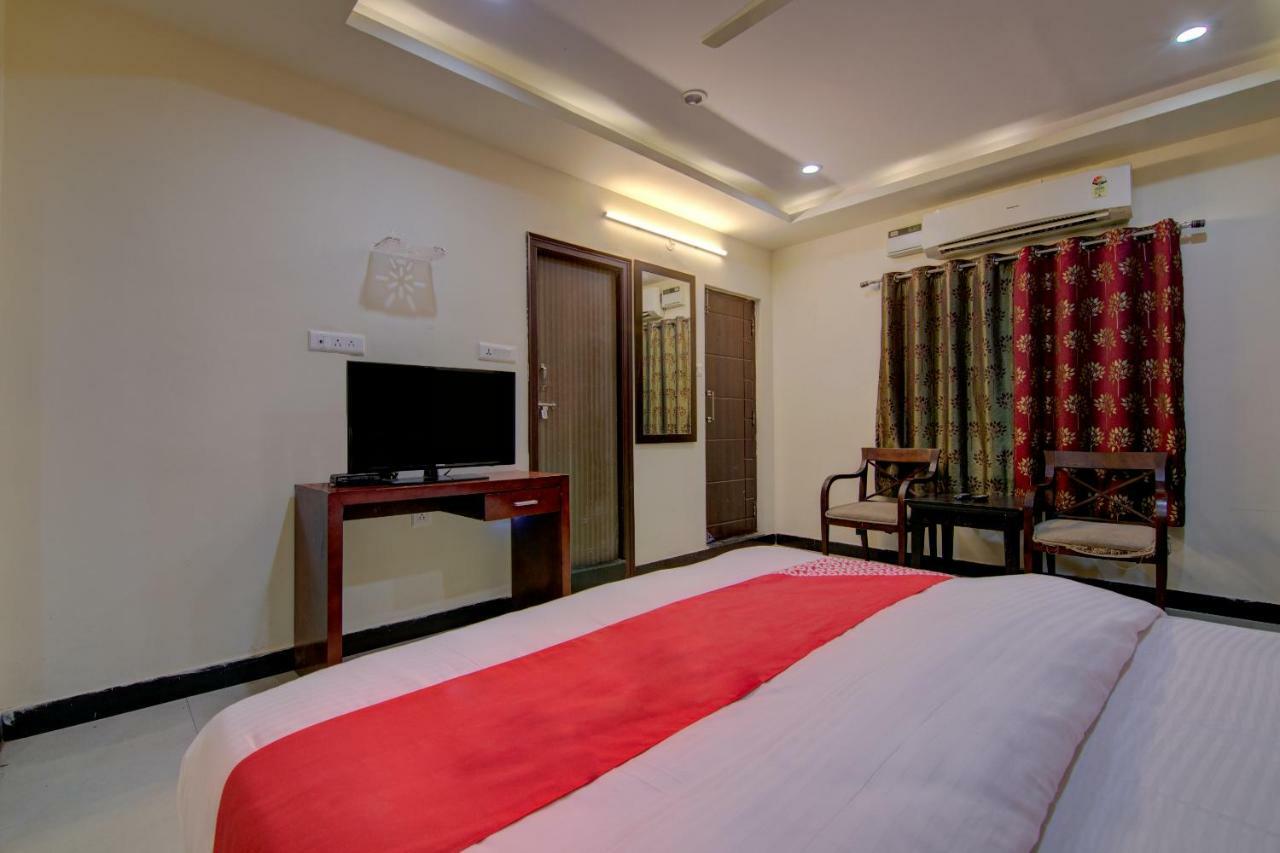 Oyo 14178 Hotel Sea City Visakhapatnam Exterior photo
