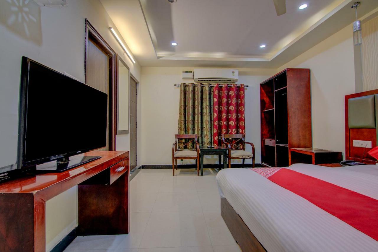 Oyo 14178 Hotel Sea City Visakhapatnam Exterior photo