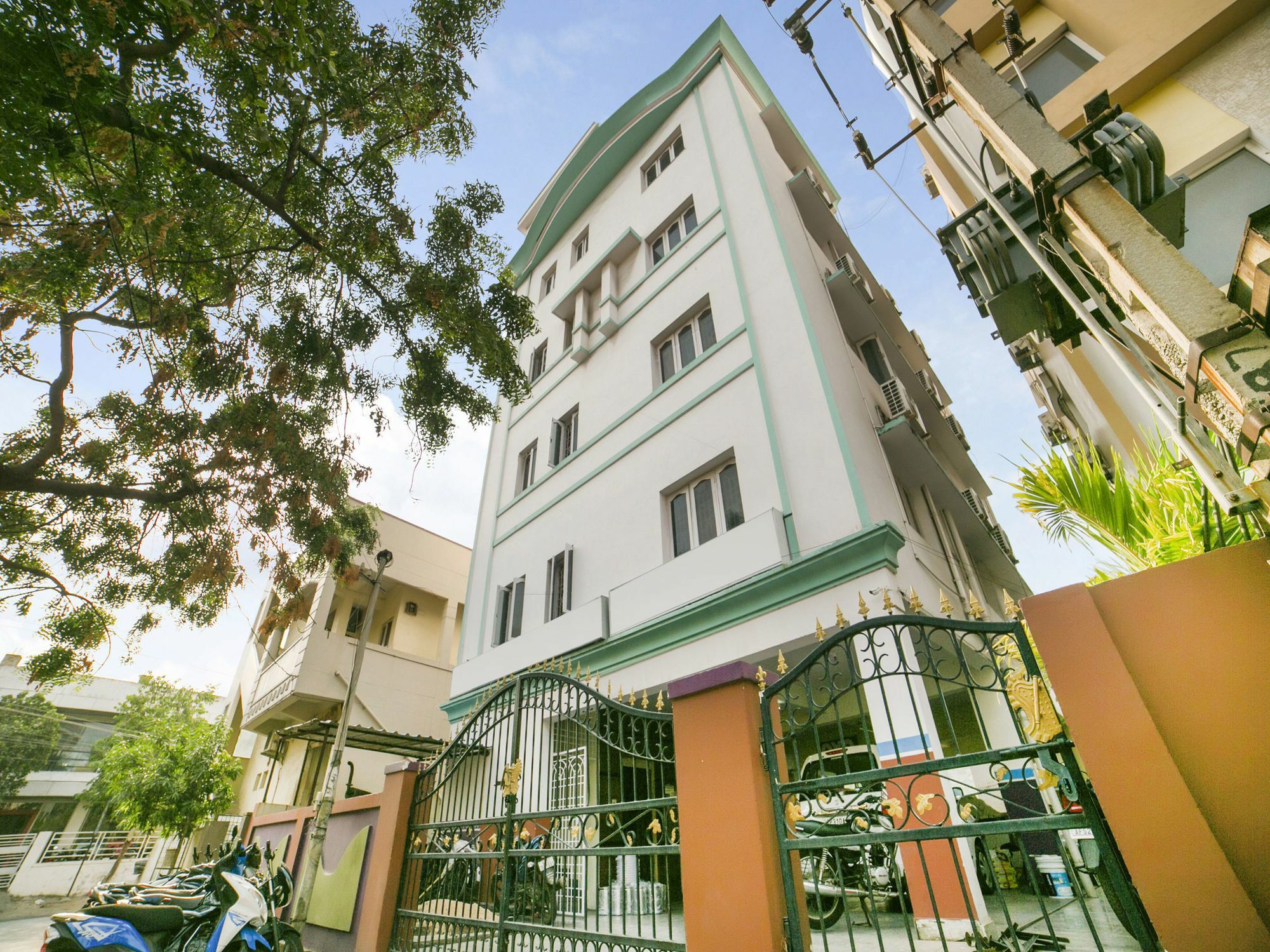 Oyo 14178 Hotel Sea City Visakhapatnam Exterior photo